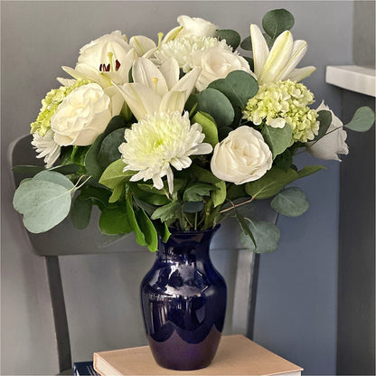 Snowy Dreams Bouquet –  Carrs, Bellevue WA